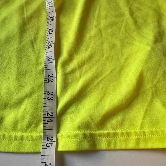 Nike men’s Bright Yellow Dry Fit T-shirt size XL Workout/Run/Gym Shirt fast Dry - Picture 7 of 7